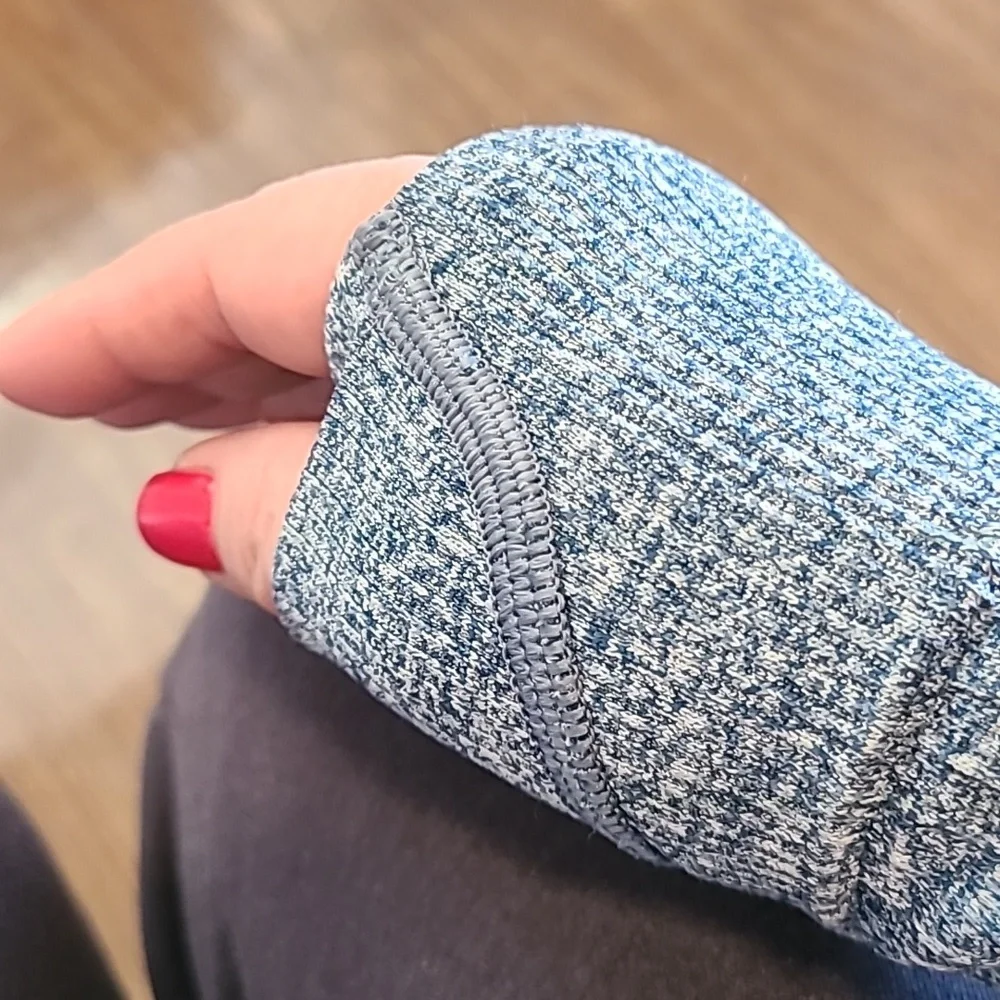 Lululemon Atletica Long Sleeves Active Top, Size 2, Color Light Blue 👌 ✨️ 😀 - Picture 14 of 16